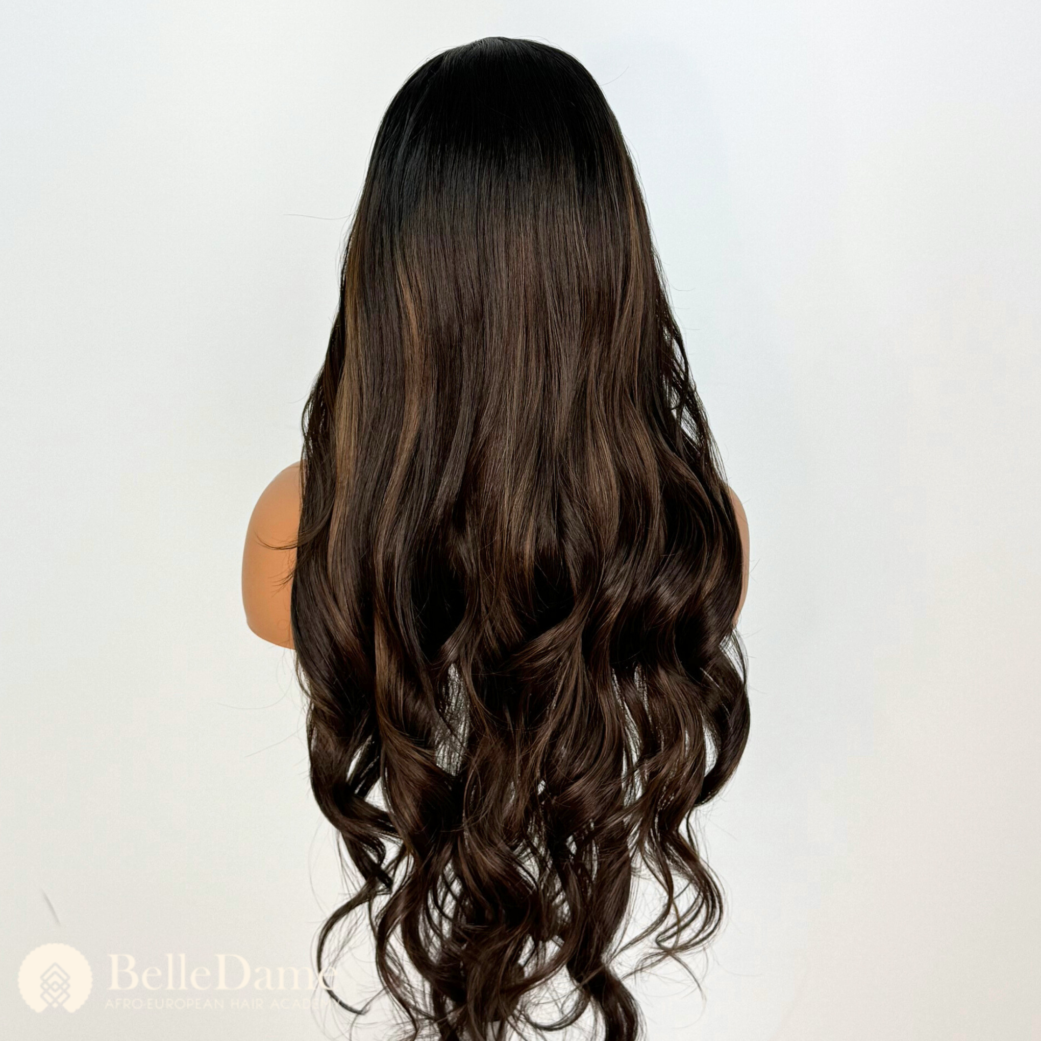 S24 - Peluca Seminatural Castaño oscuro chocolate con Mechas, Frontal de Oreja a Oreja, Raya Libre