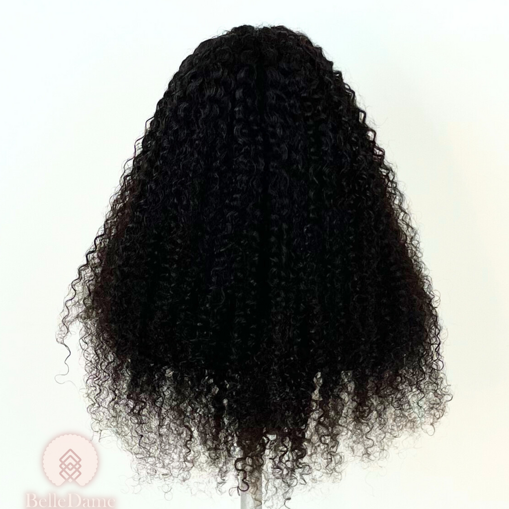 N13 - Pelo 100% Natural Castaño Oscuro rizado Partida Libre de Oreja a Oreja, frontal HD