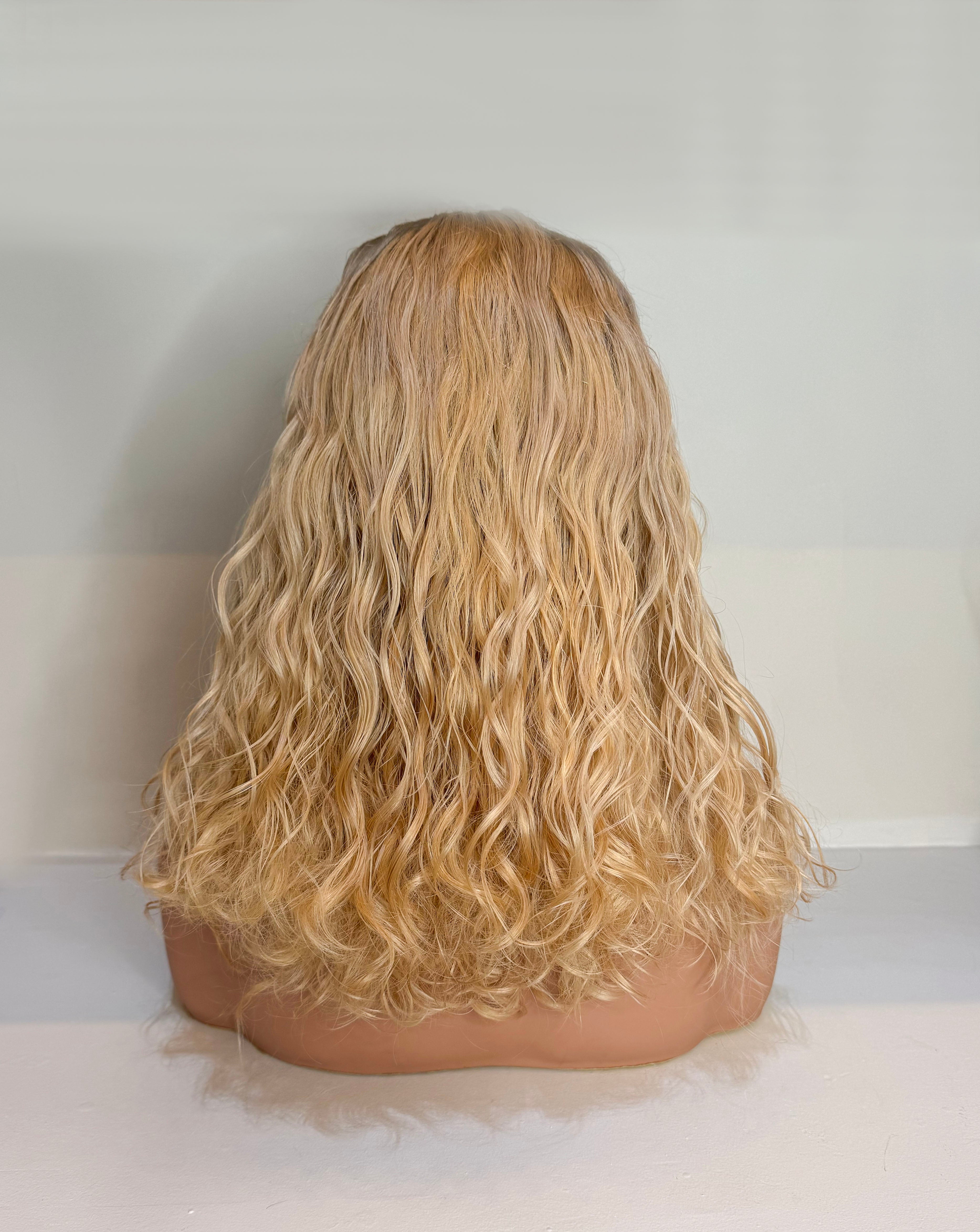 Peluca Europea con Ondas Marcadas — Personalizable y Natural