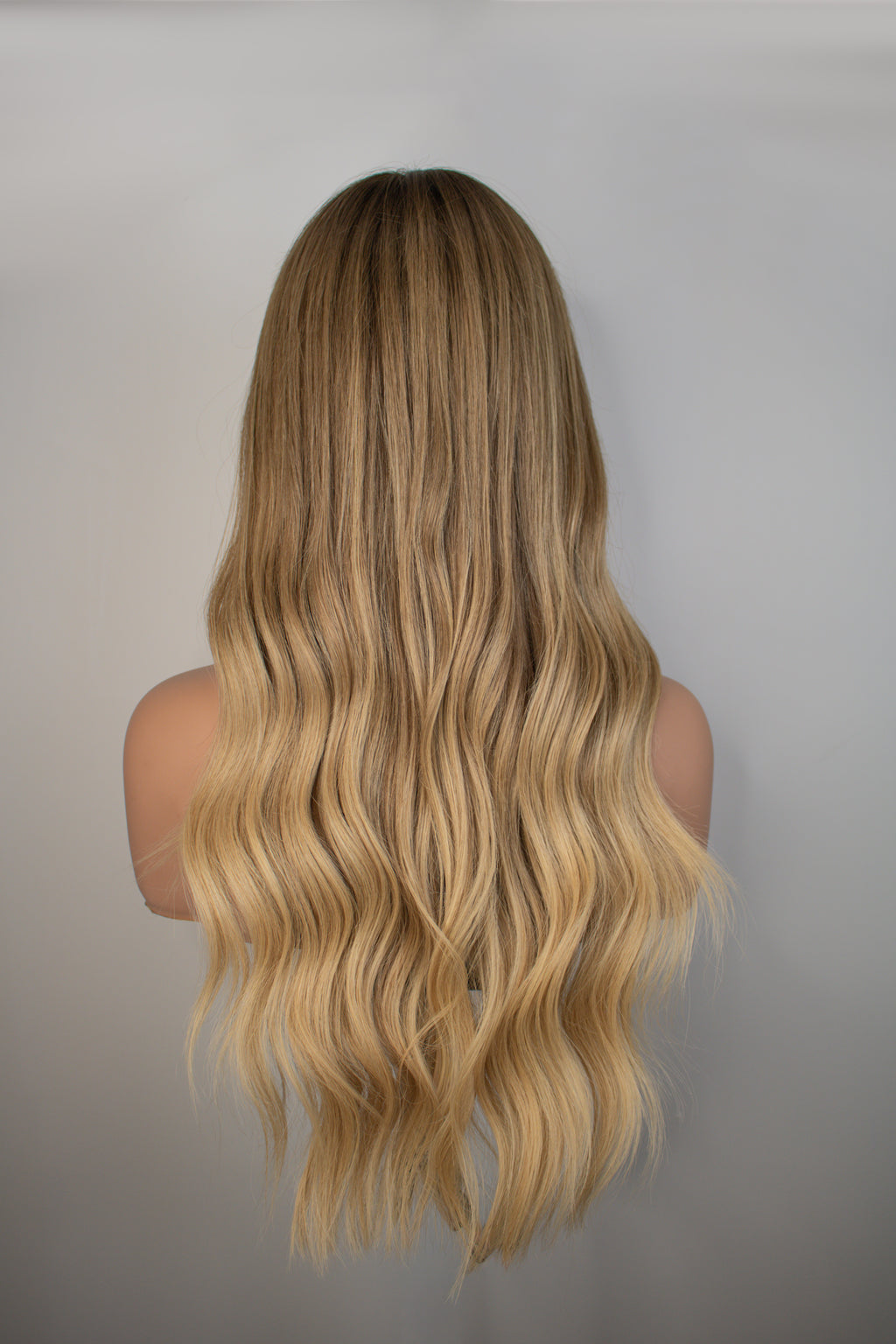 Helena - Dorado ceniza con raíz natural (Largo personalizable)