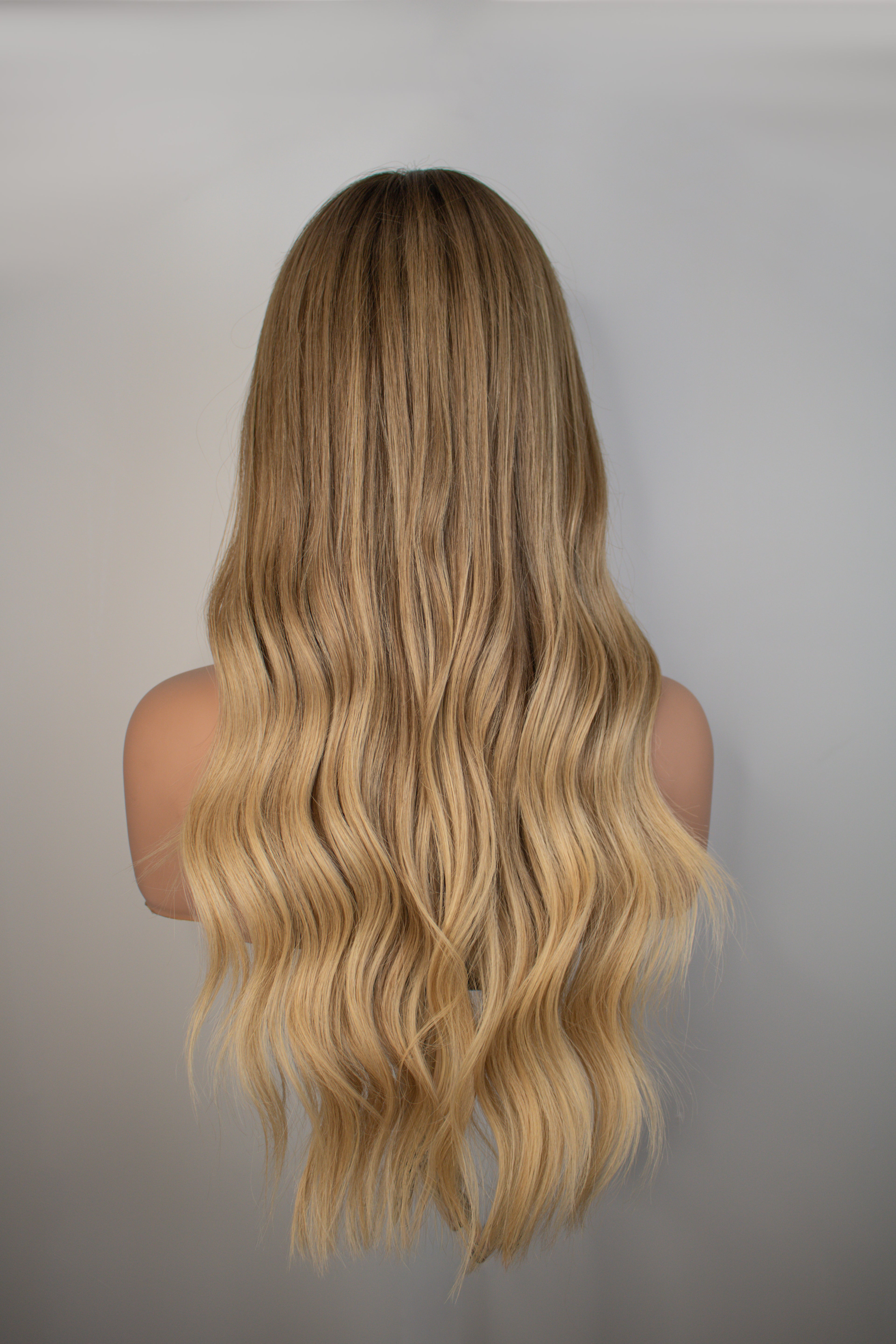 Helena - Dorado ceniza con raíz natural (Largo personalizable)