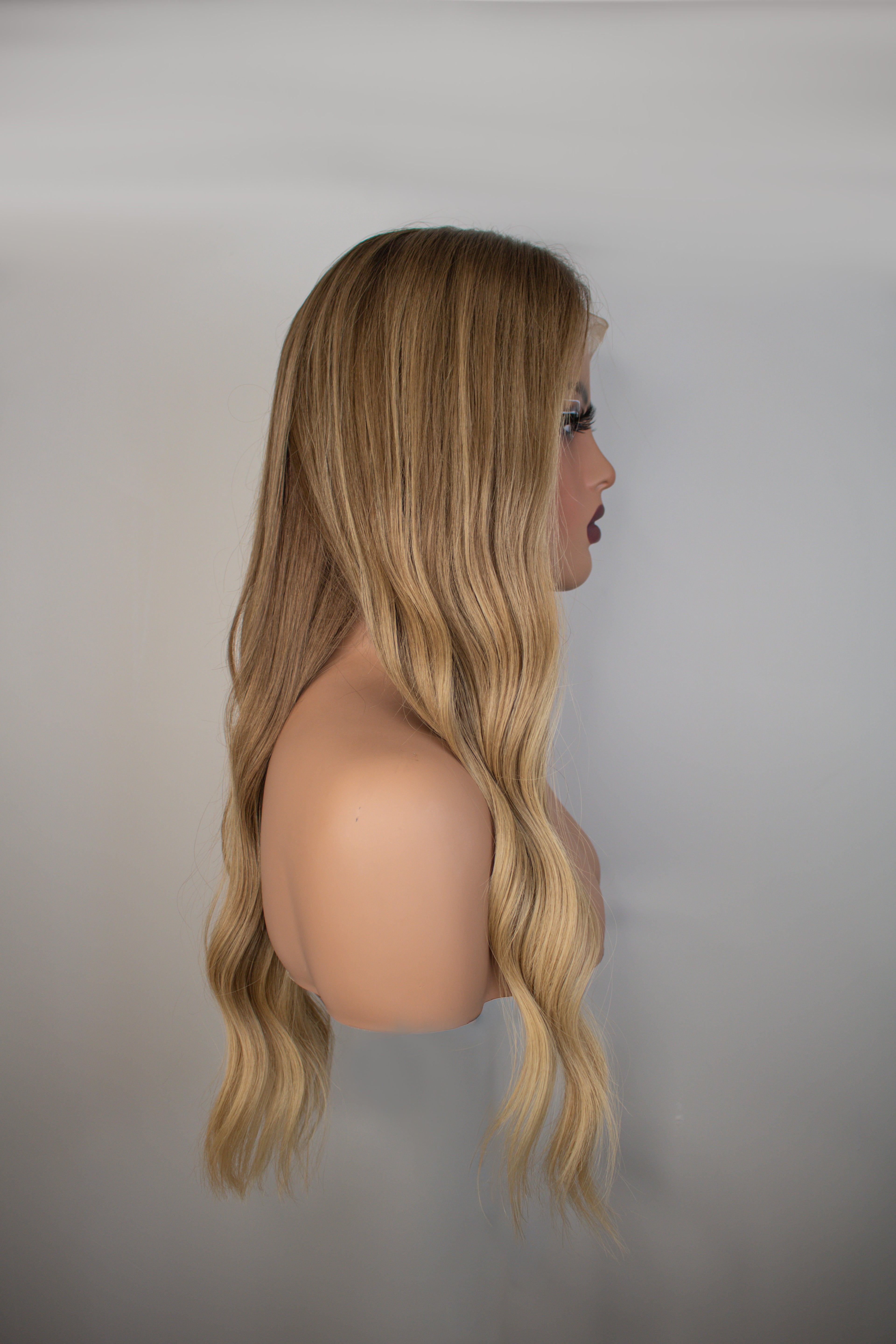 Helena - Dorado ceniza con raíz natural (Largo personalizable)