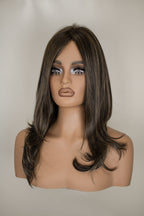 Peluca sintética confeccionada