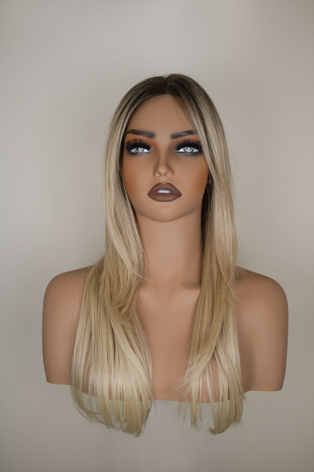 Peluca sintetica Nova