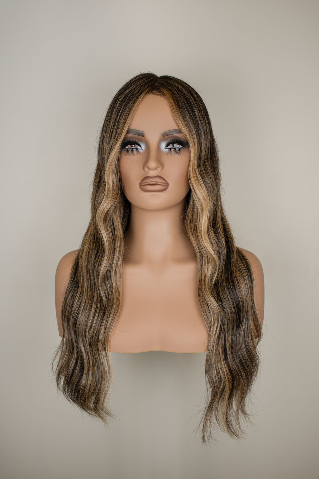 Peluca sintetica luz dorada