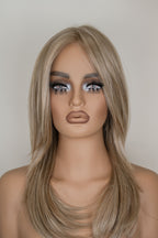 Peluca sintetica rubia