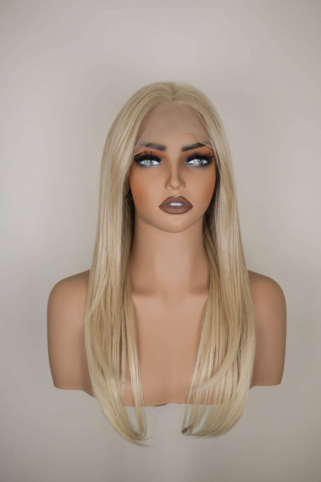 Peluca sintetica rubio claro