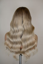 Peluca sintetica sujeccion total