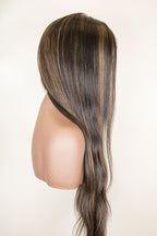 Peluca sintetica tono chocolate